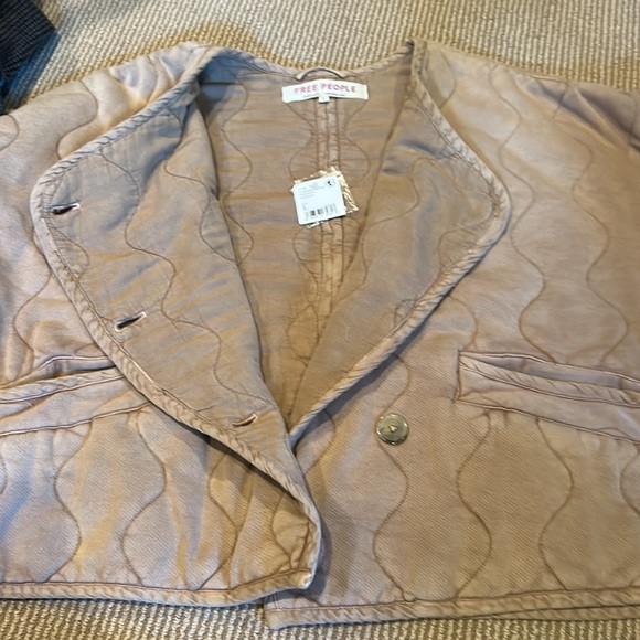 NWT FREE PEOPLE gwynnie quilted crop jacket in champagne diamonds size large - Picture 9 of 15